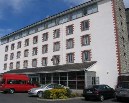 Station House 3*