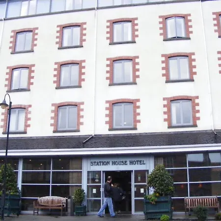 Station House 3*