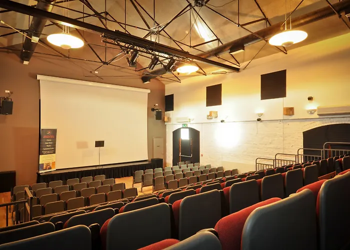 Station House فندق