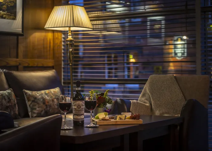 Station House Отель